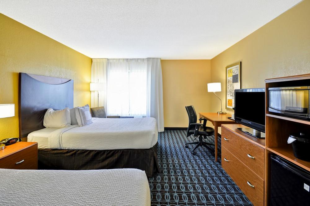 Fairfield Inn & Suites By Marriott Atlanta Vinings/Galleria Смирна Екстер'єр фото