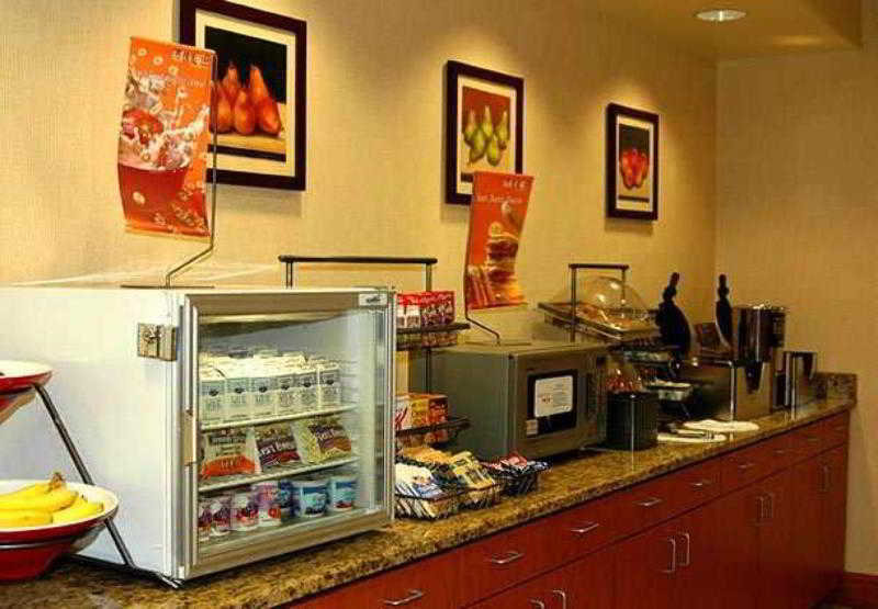 Fairfield Inn & Suites By Marriott Atlanta Vinings/Galleria Смирна Ресторан фото