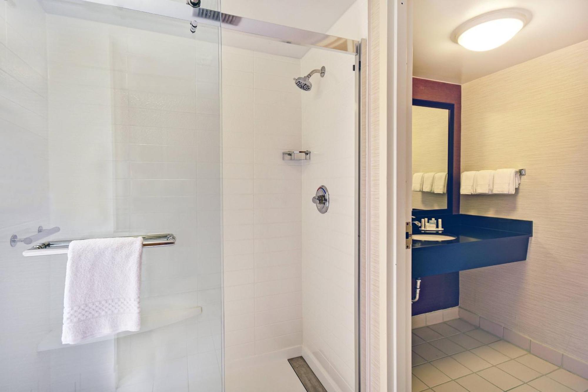 Fairfield Inn & Suites By Marriott Atlanta Vinings/Galleria Смирна Екстер'єр фото