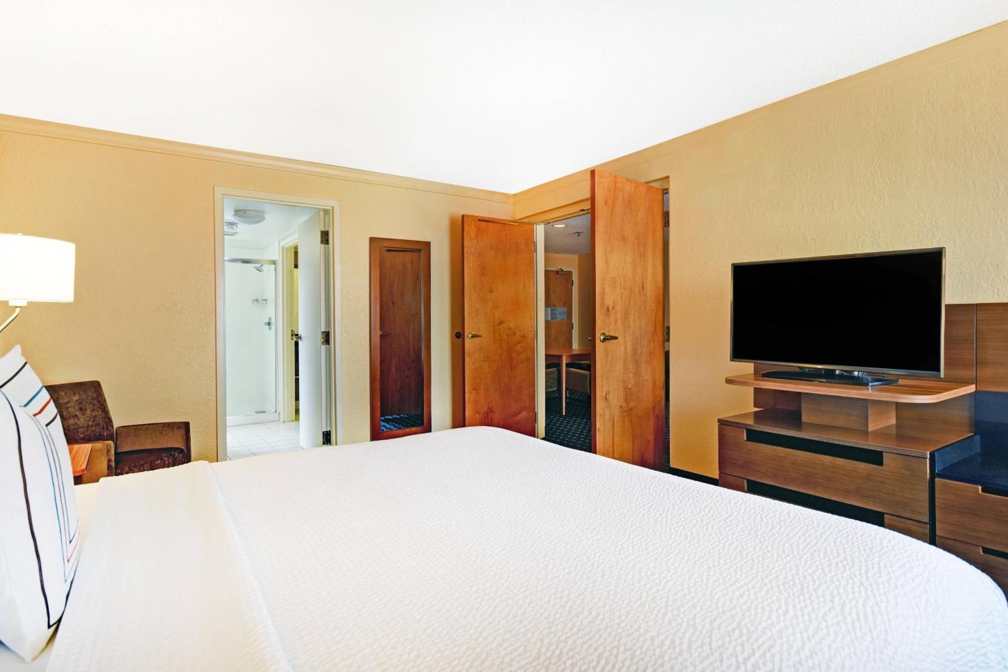 Fairfield Inn & Suites By Marriott Atlanta Vinings/Galleria Смирна Екстер'єр фото