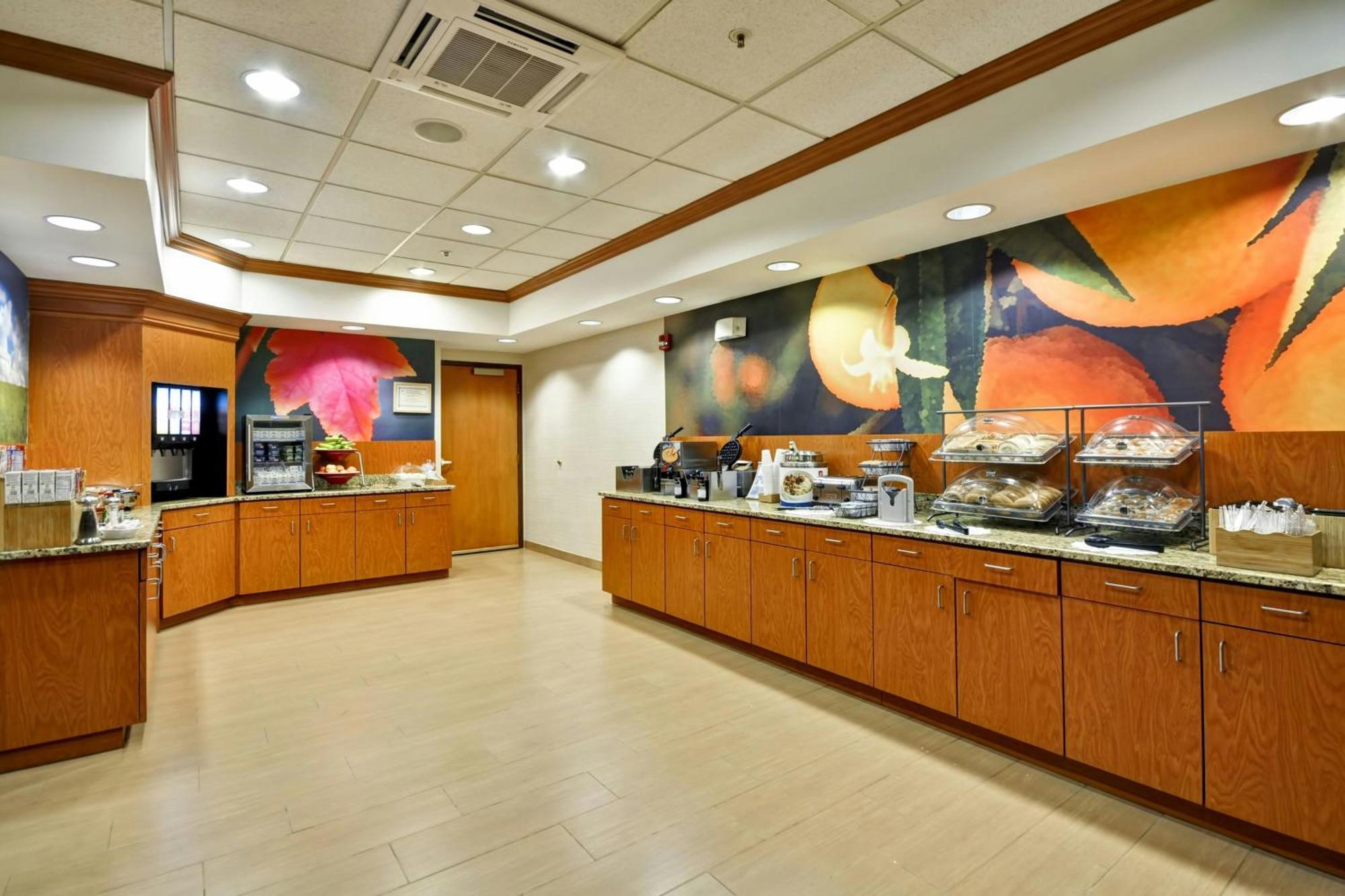 Fairfield Inn & Suites By Marriott Atlanta Vinings/Galleria Смирна Екстер'єр фото